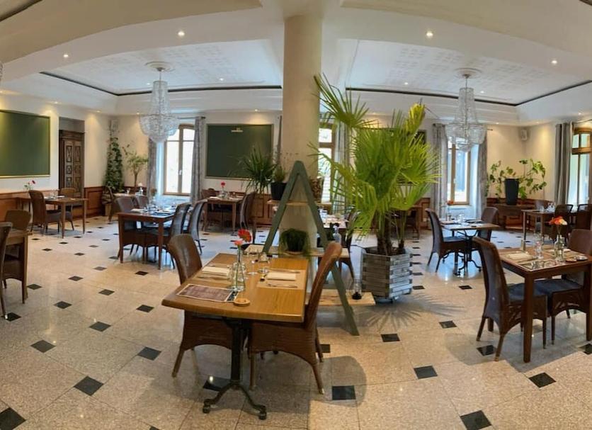 Restaurant Photo