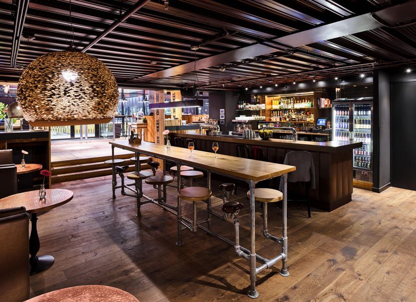Bar Photo