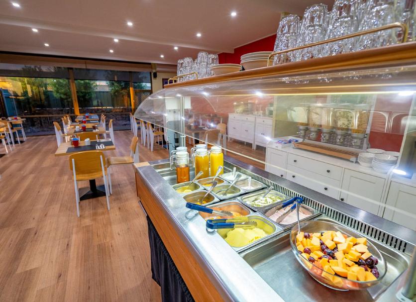 Buffet Photo