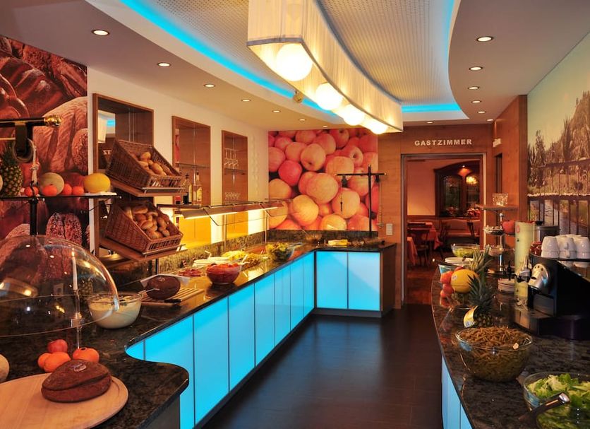 Buffet Photo