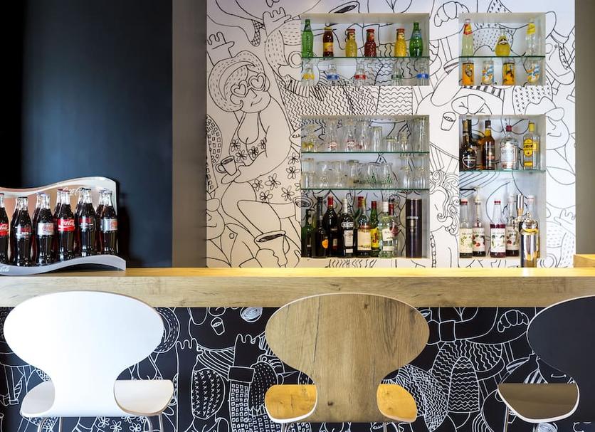 Bar Photo
