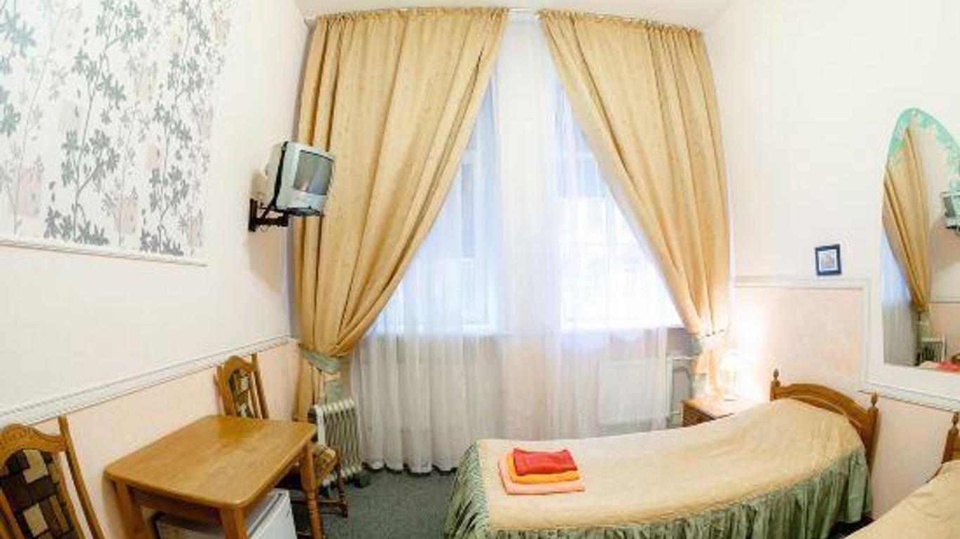 Iskra Hotel