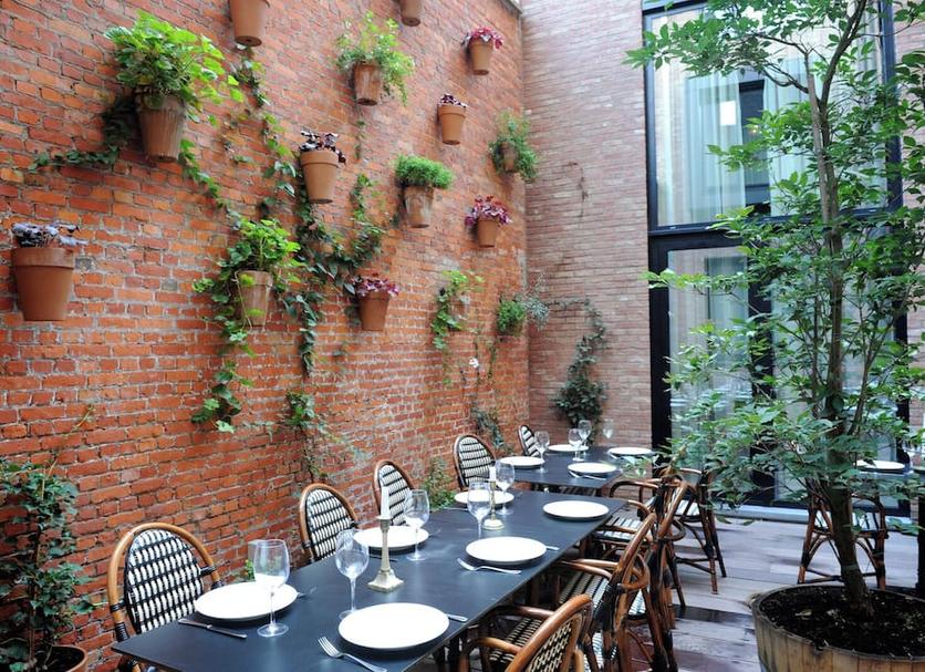 Restaurant Photo