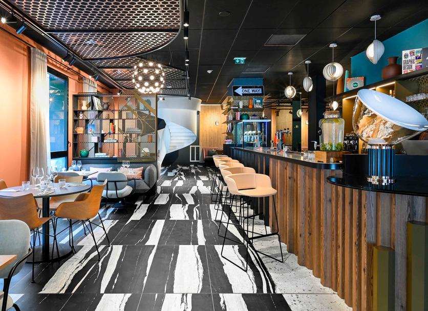 Restaurant Photo