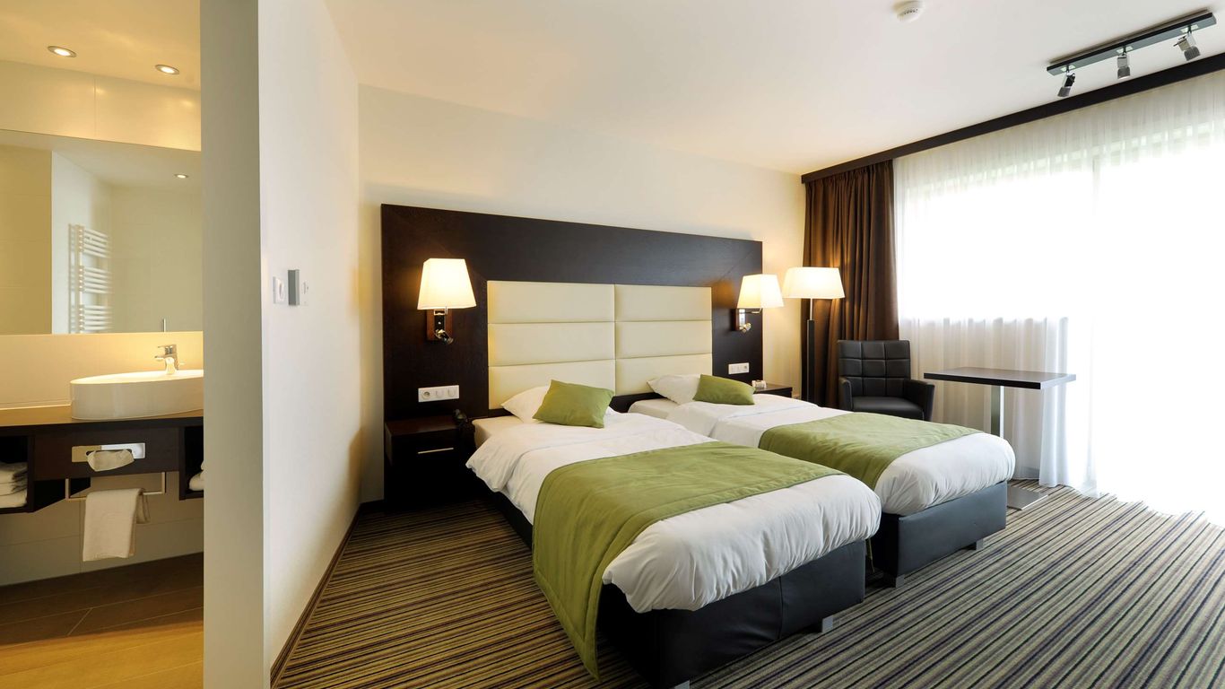Hotel Charleroi Airport Gratis Parken www.kayak.fr