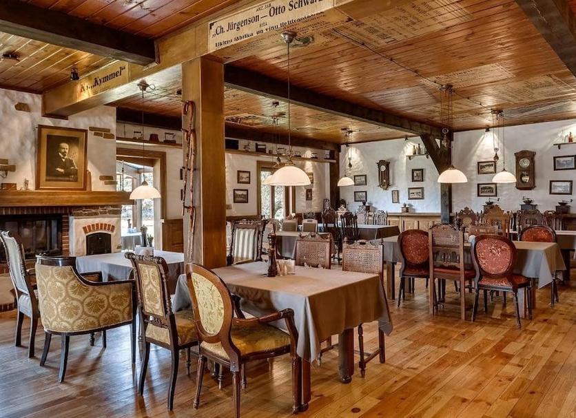 Restaurant Photo