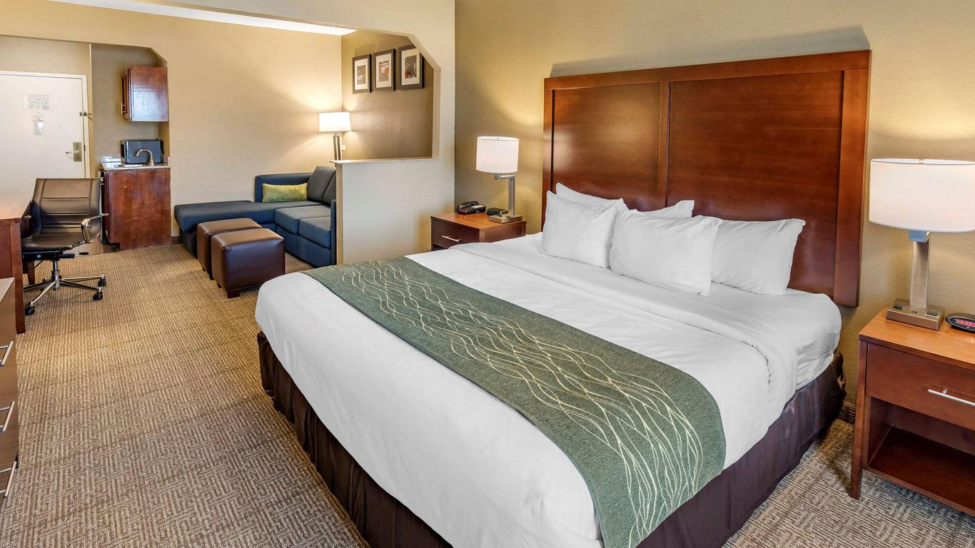 Comfort Inn & Suites