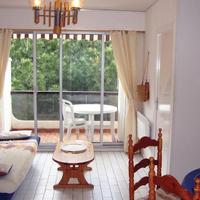 This charming and bright apartment is part of a small residential complex 200 meters from the beach.