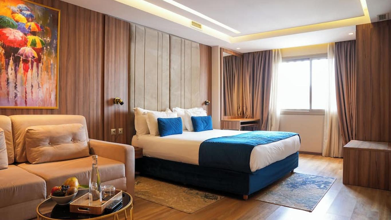 First Suites Hotel