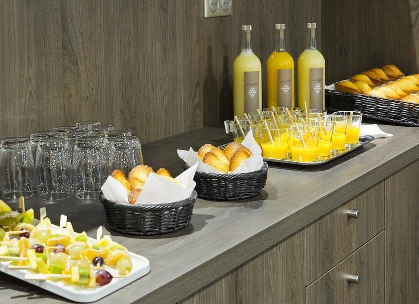 Buffet Photo