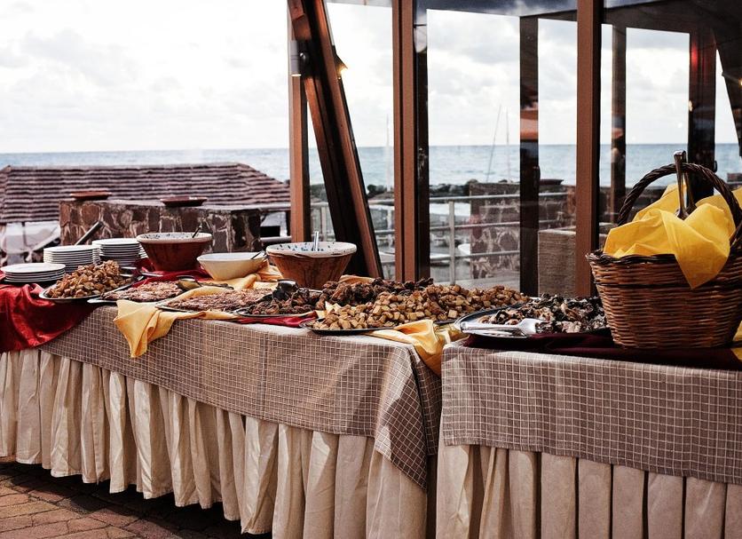 Buffet Photo