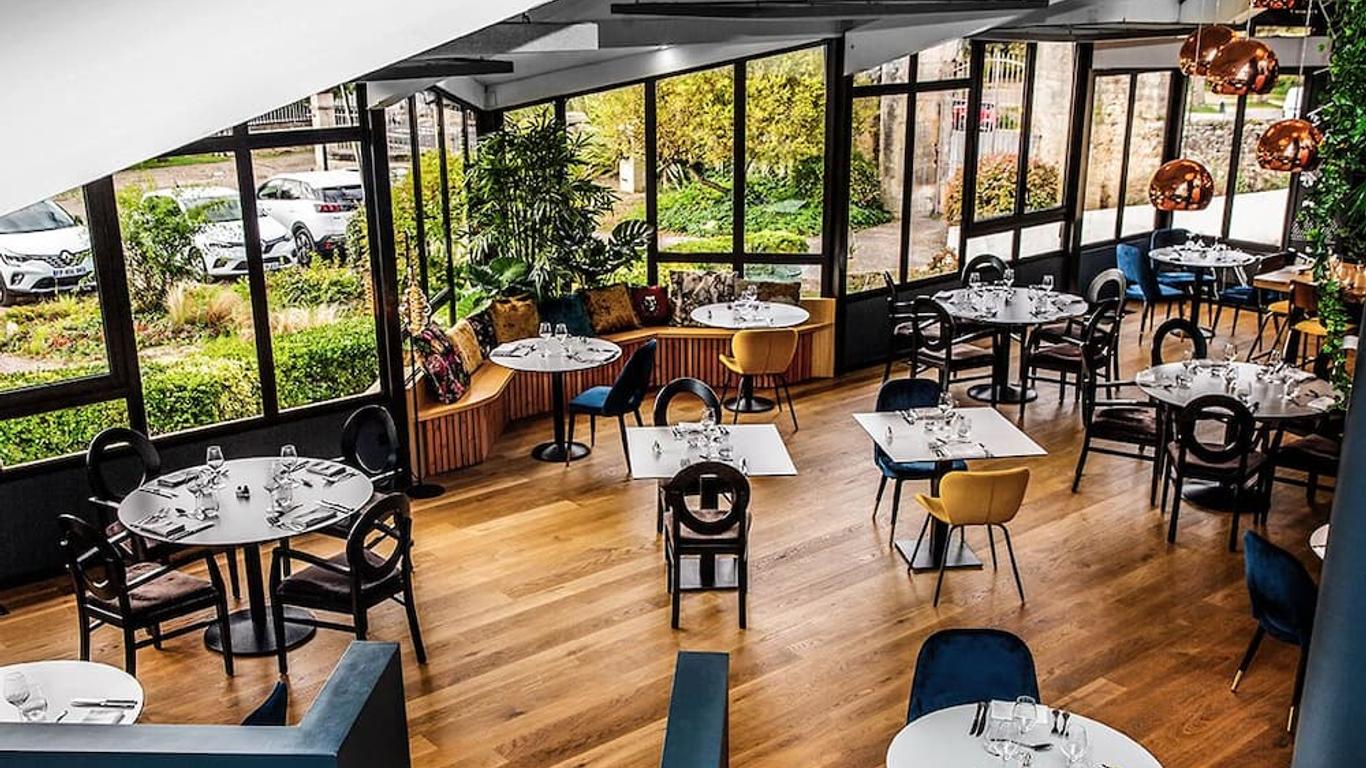 Hôtel Restaurant du Château de la Tour