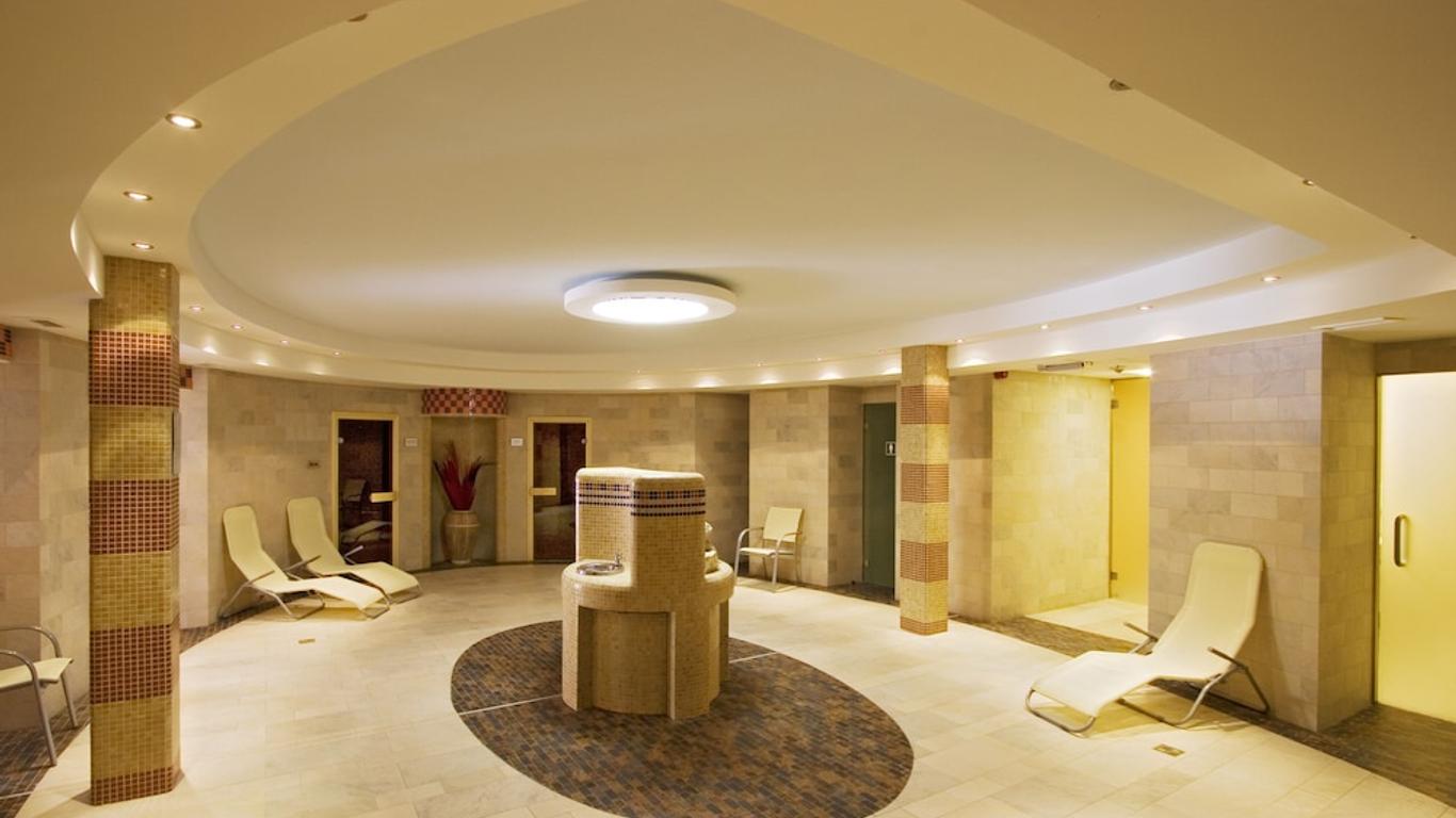 Rubin Wellness & Conference Hotel