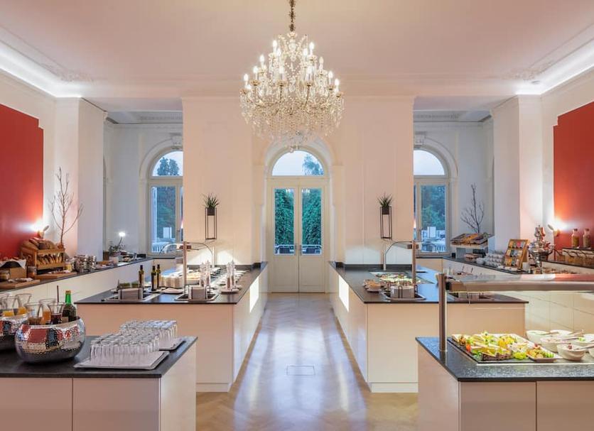 Buffet Photo