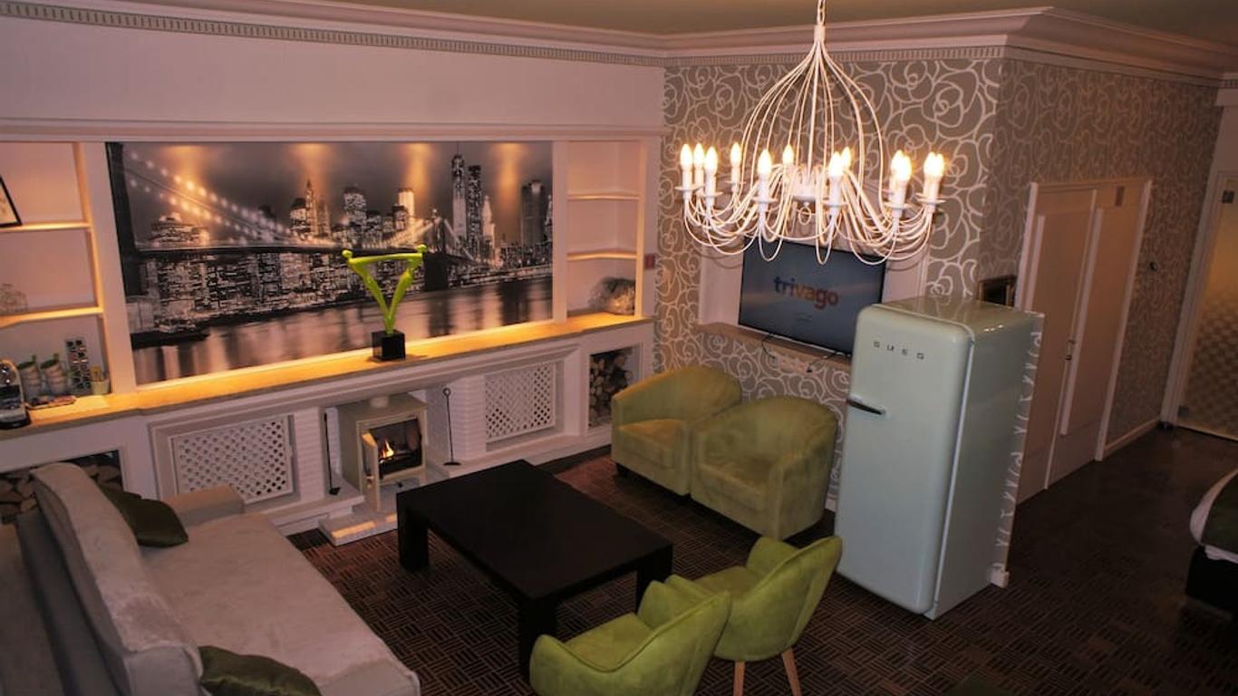 J And R Brussels City Apartment