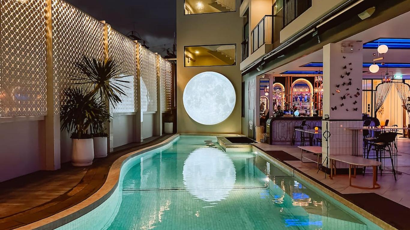 Ratri Hotel Phuket Old Town