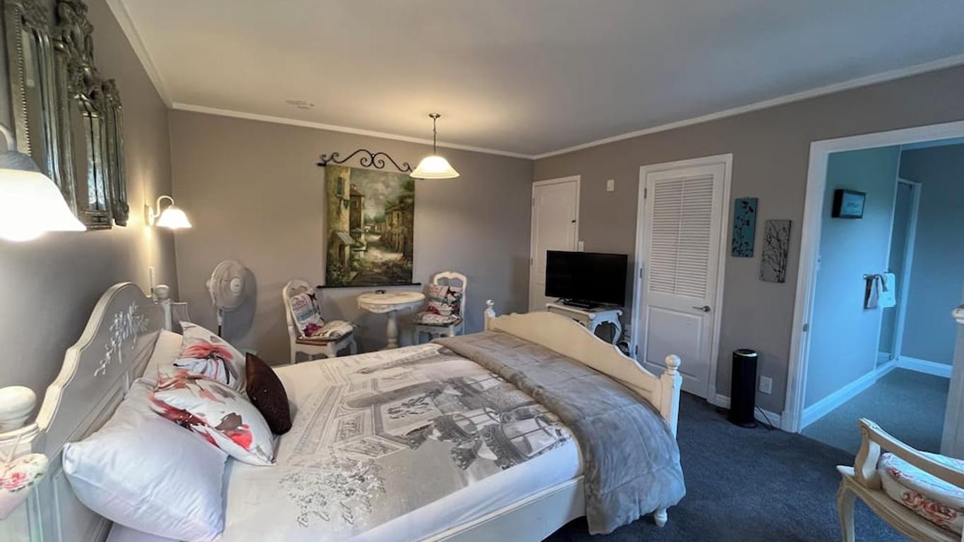 Tudor Manor Bed & Breakfast