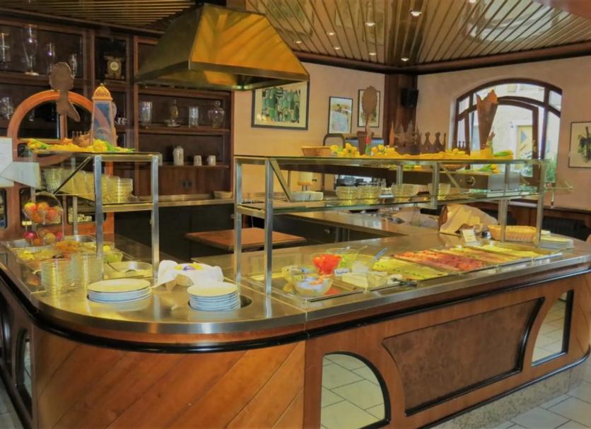 Buffet Photo