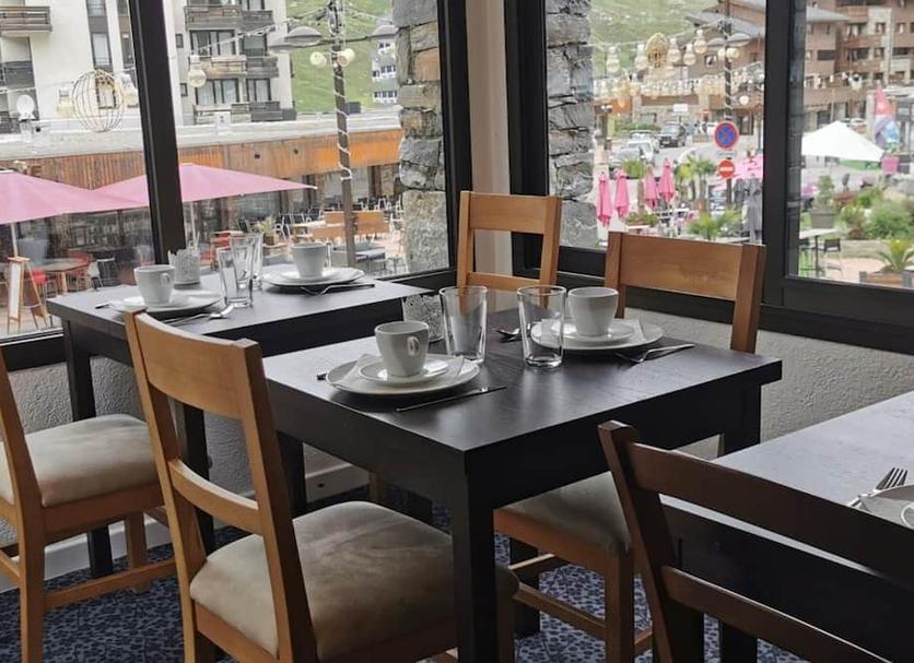 Restaurant Photo