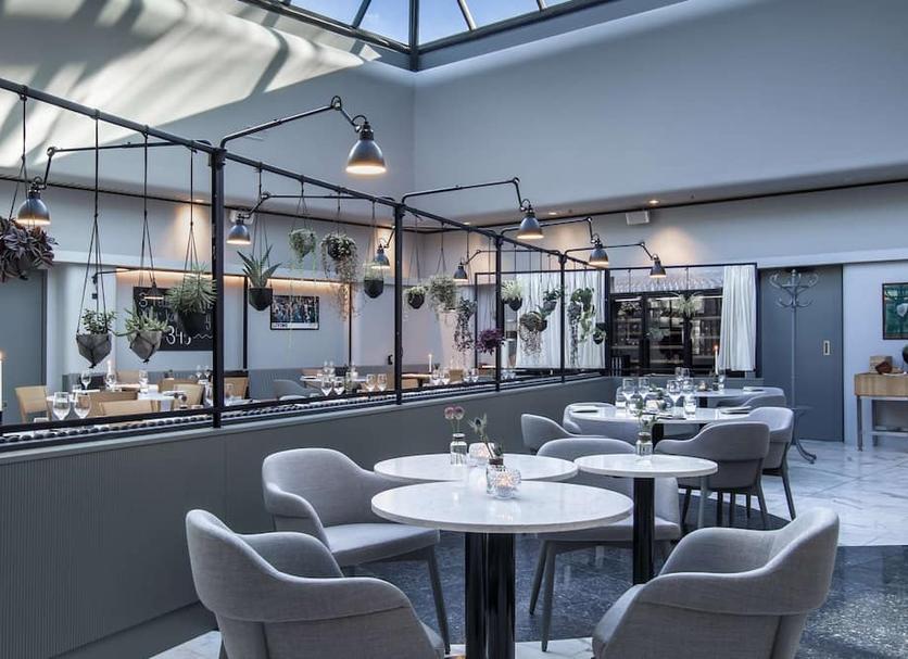 Restaurant Photo