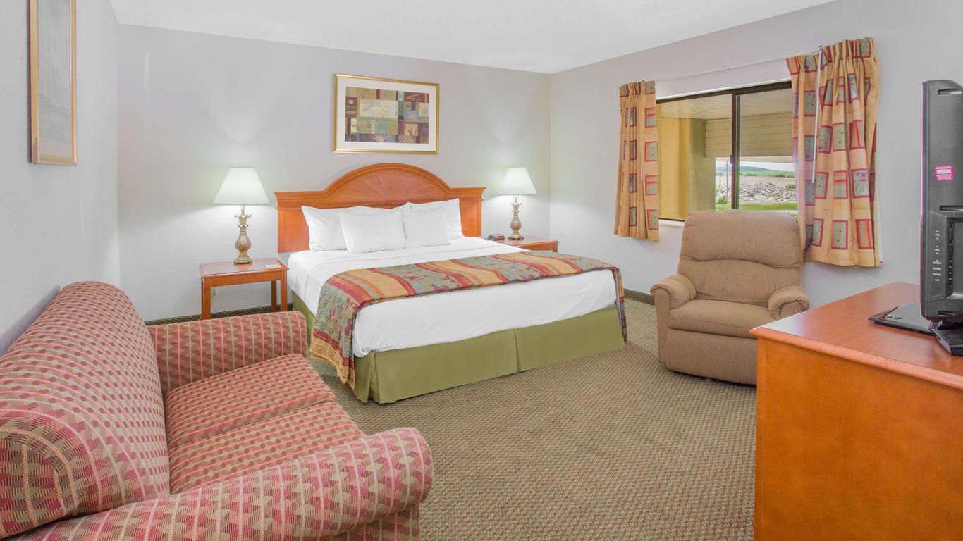 Days Inn by Wyndham Portage