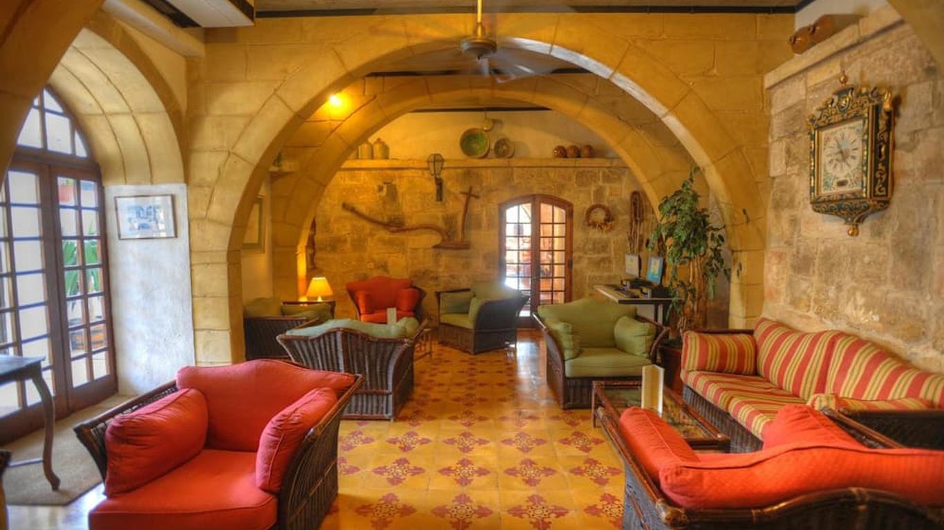 Cornucopia Hotel