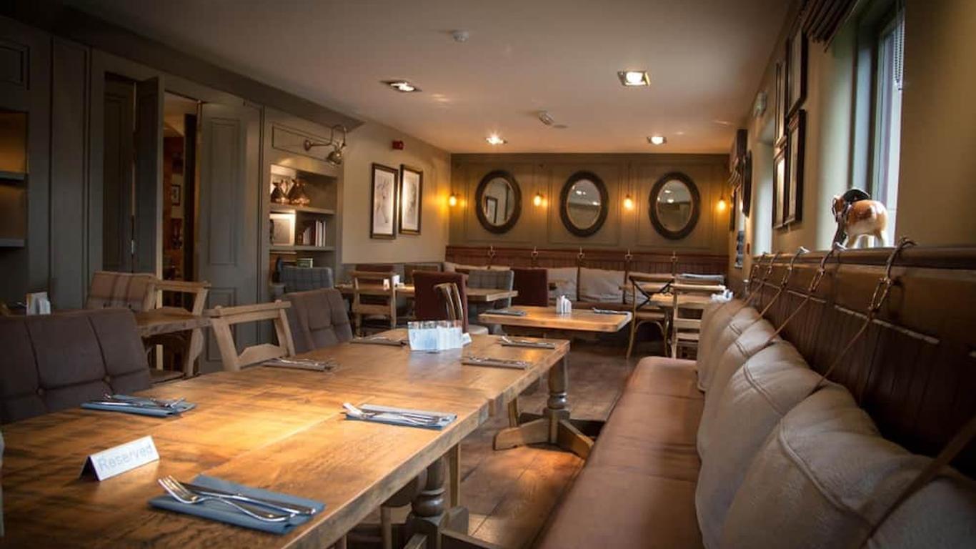 Three Horseshoes Country Inn
