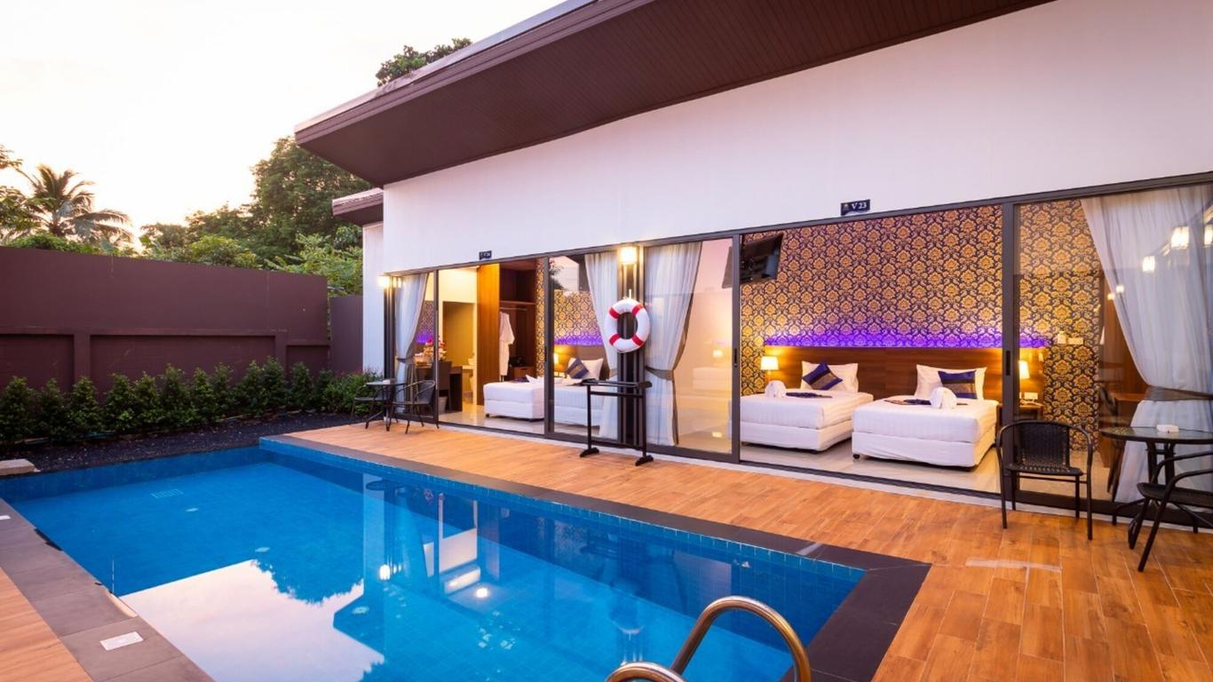 The Thames Pool Access Resort