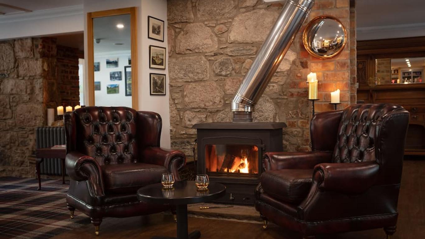 The Brander Lodge Hotel And Bistro