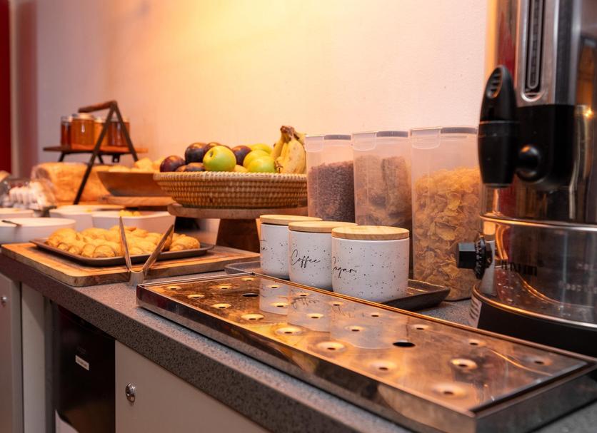 Buffet Photo