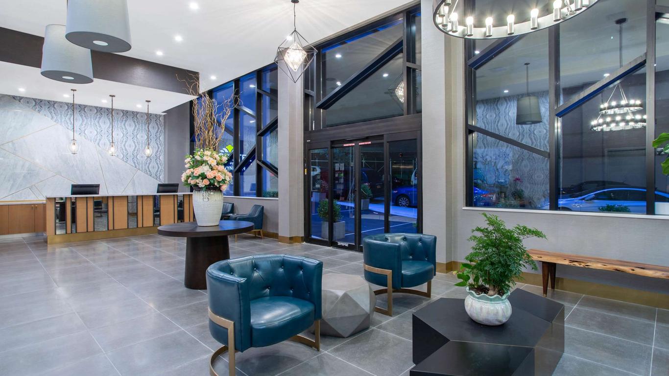 Microtel Inn by Wyndham Long Island City