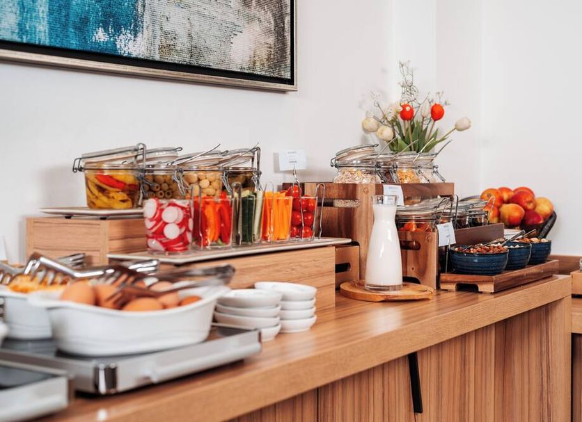 Buffet Photo