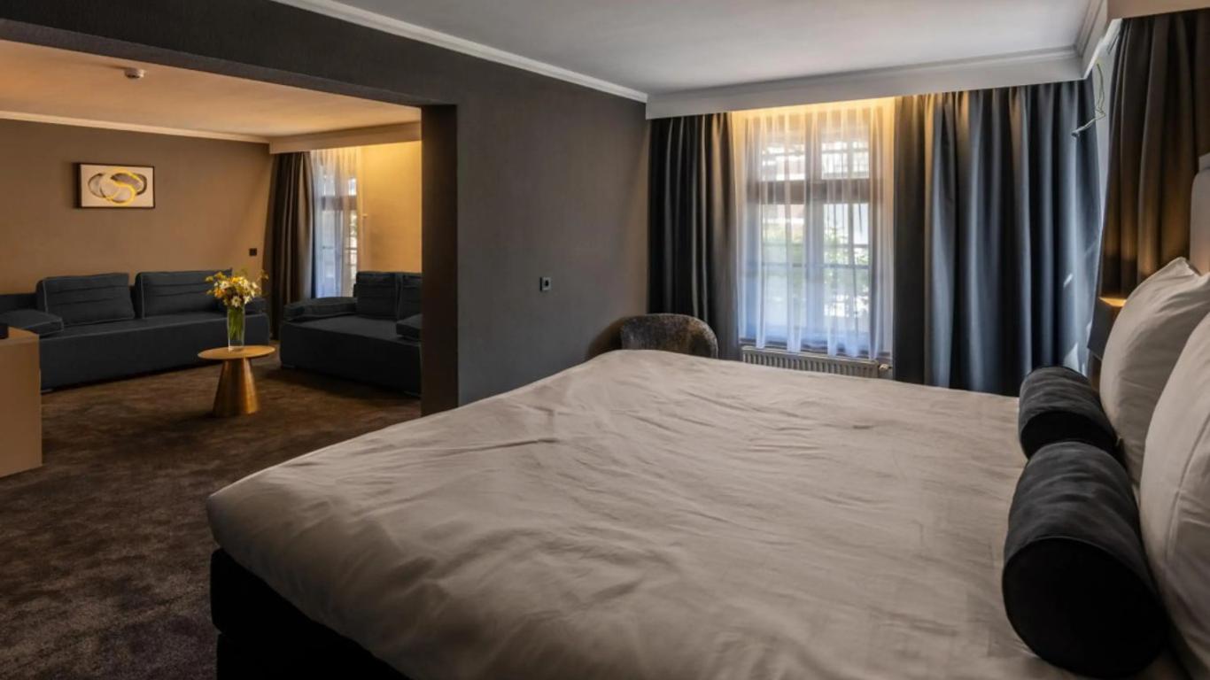 Square Boutique Hotel & Brasserie