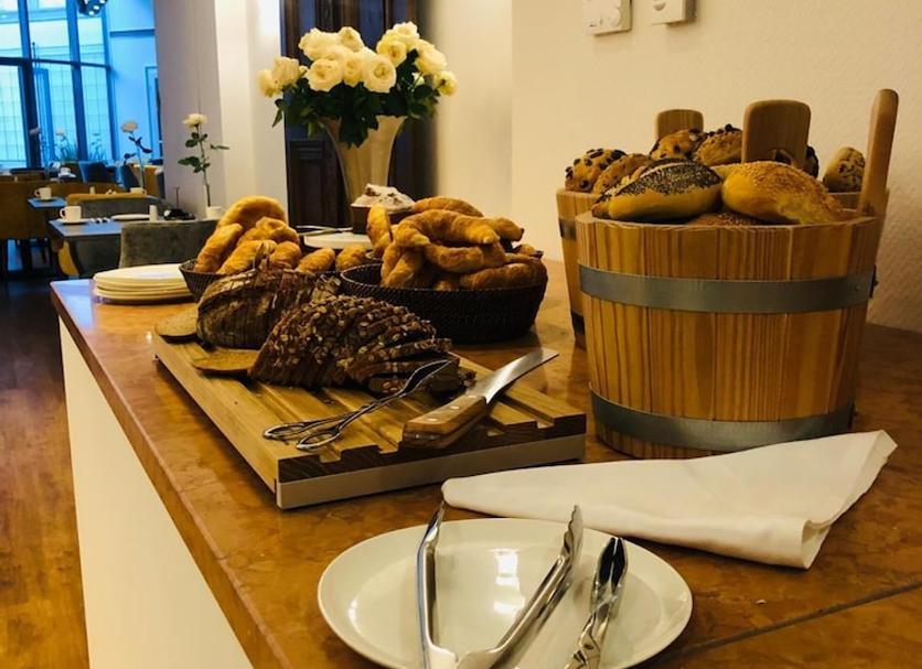 Buffet Photo