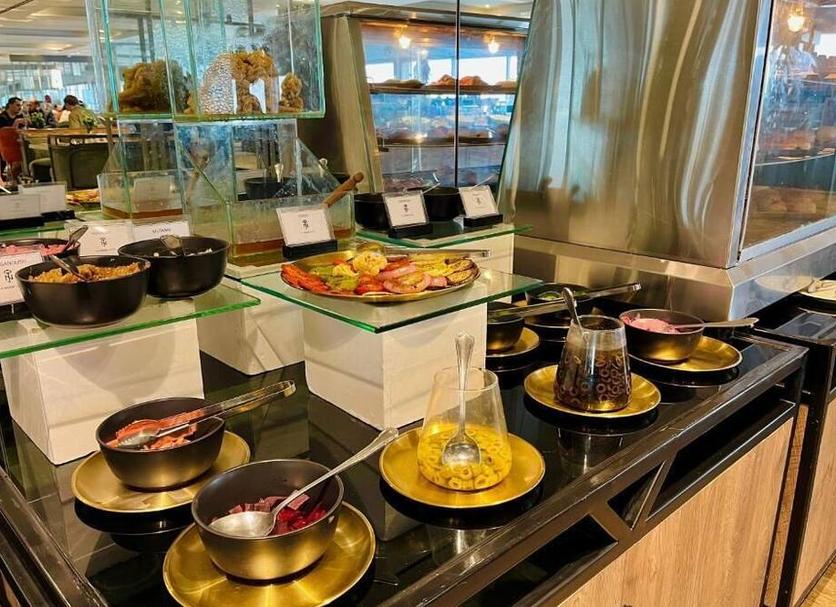 Buffet Photo
