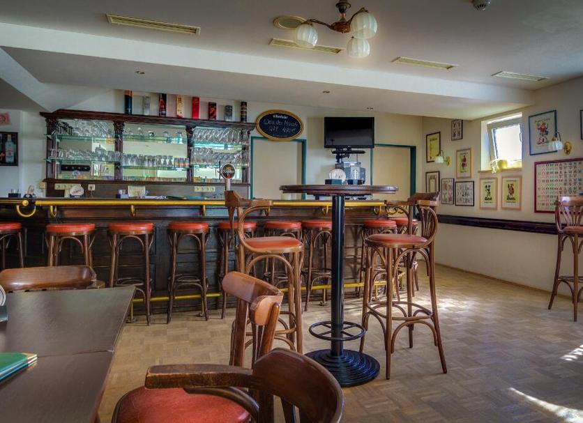 Bar Photo
