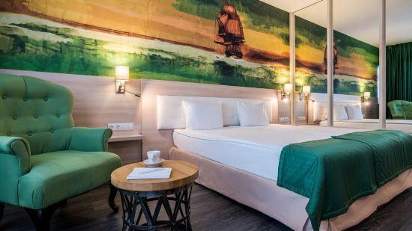 Frigate Hotel