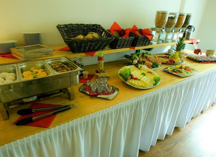 Buffet Photo