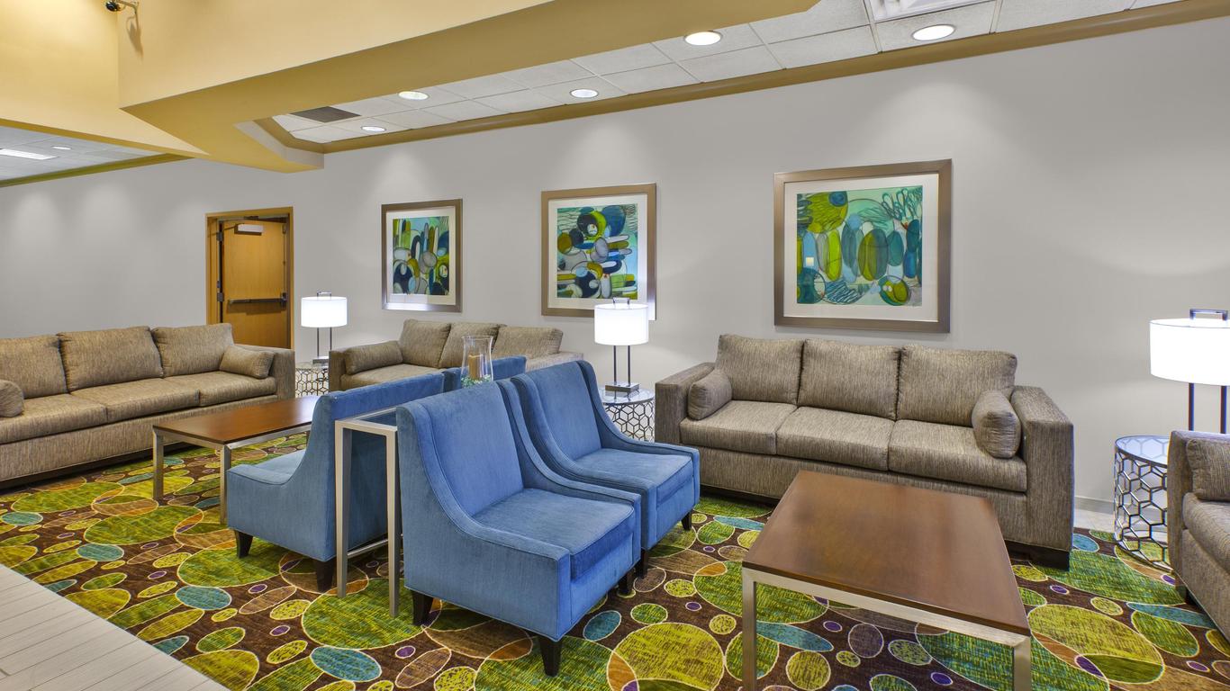 Holiday Inn Hotel & Suites Bolingbrook