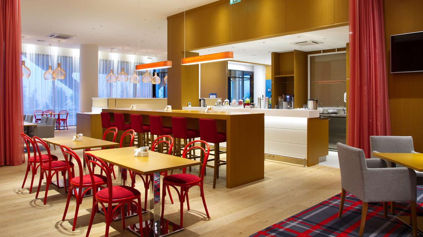 Hampton by Hilton Saint Petersburg ExpoForum