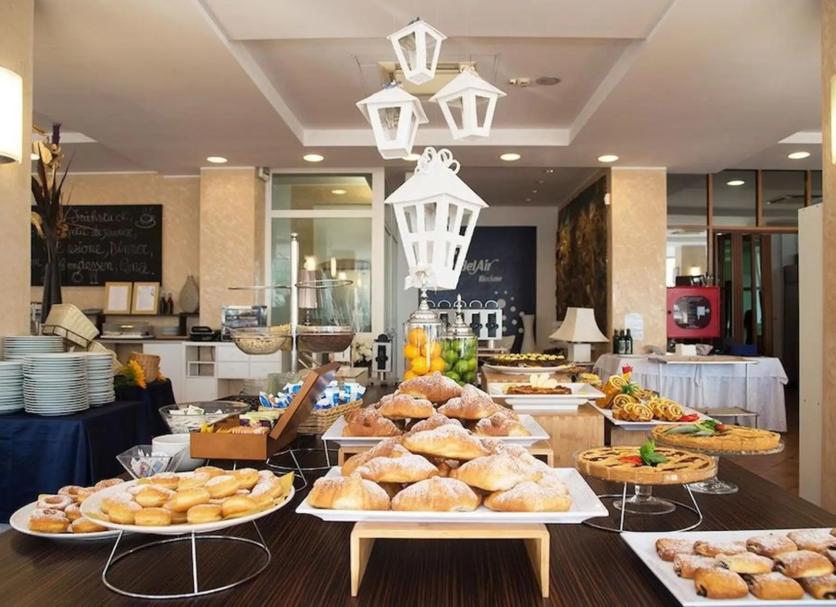 Buffet Photo