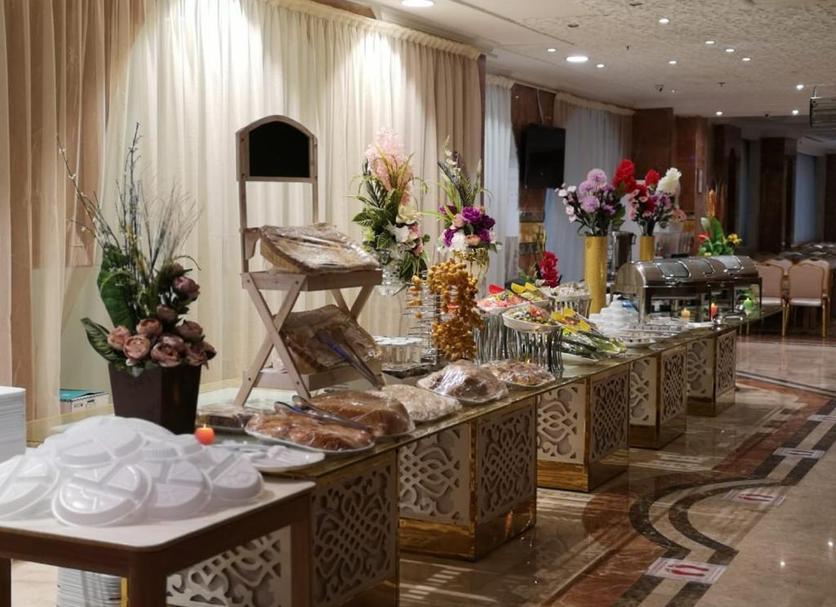 Buffet Photo