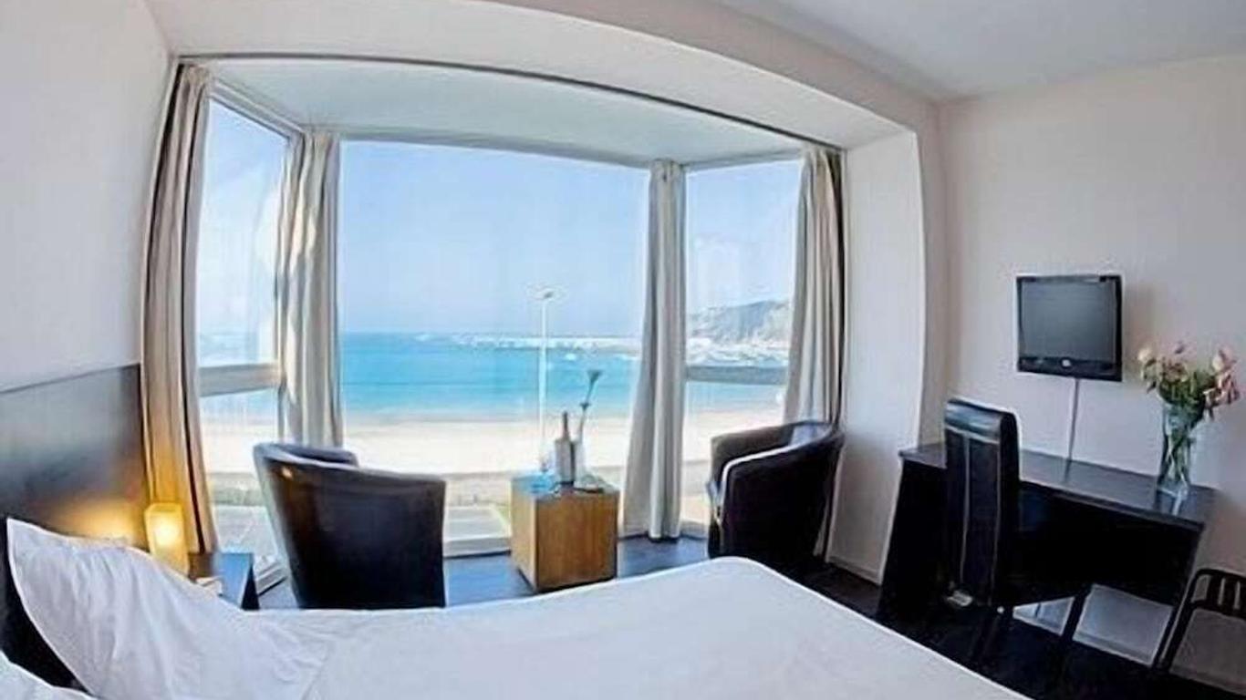 Hotel De la Plage d'Erquy