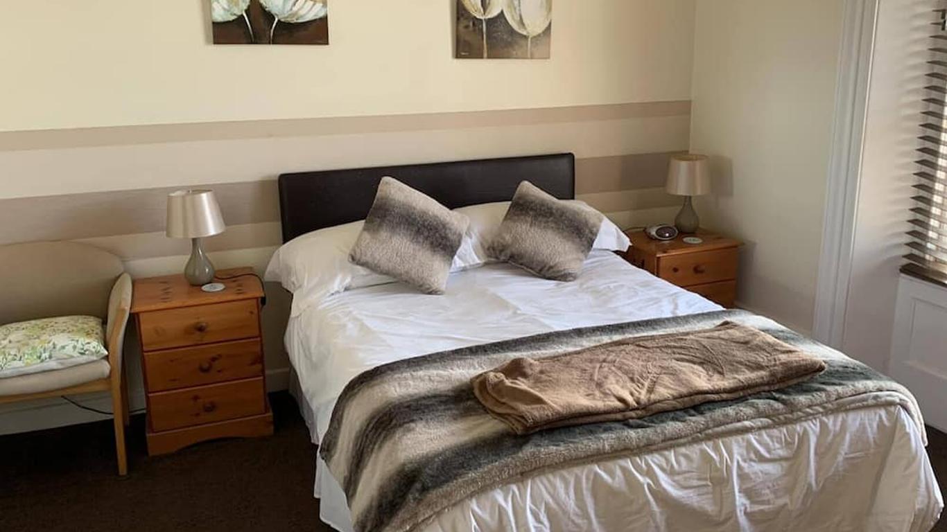 Alister Guest House