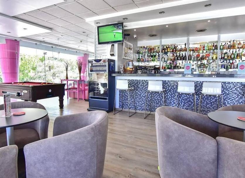 Bar Photo