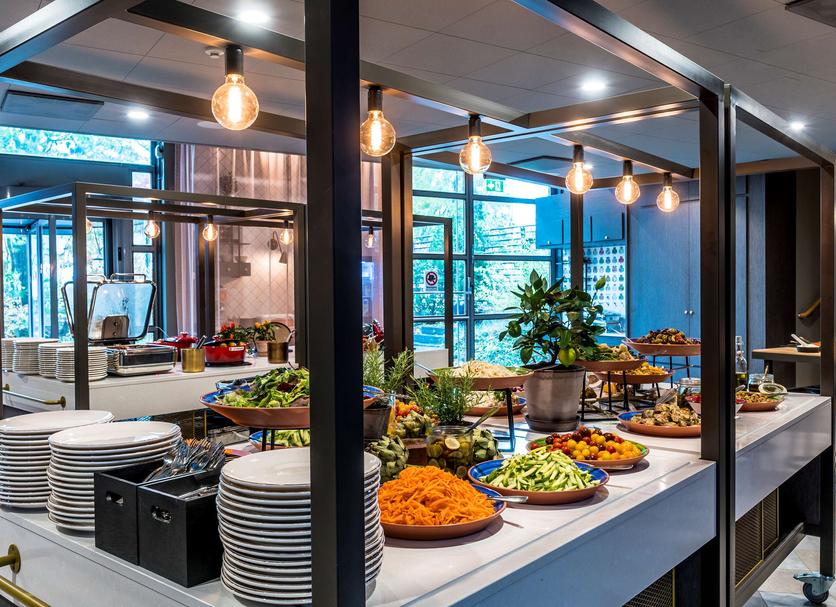 Buffet Photo
