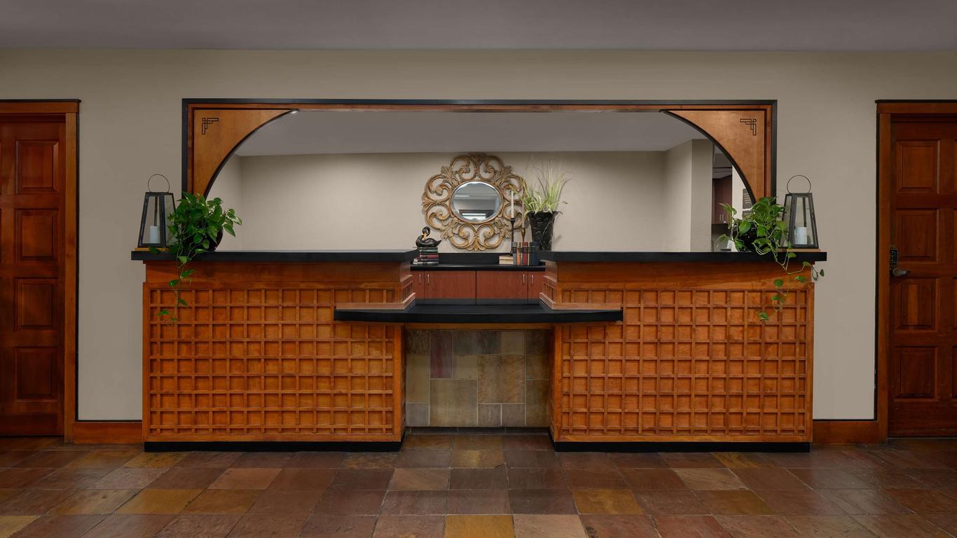 Larkspur Landing Extended Stay Suites Campbell