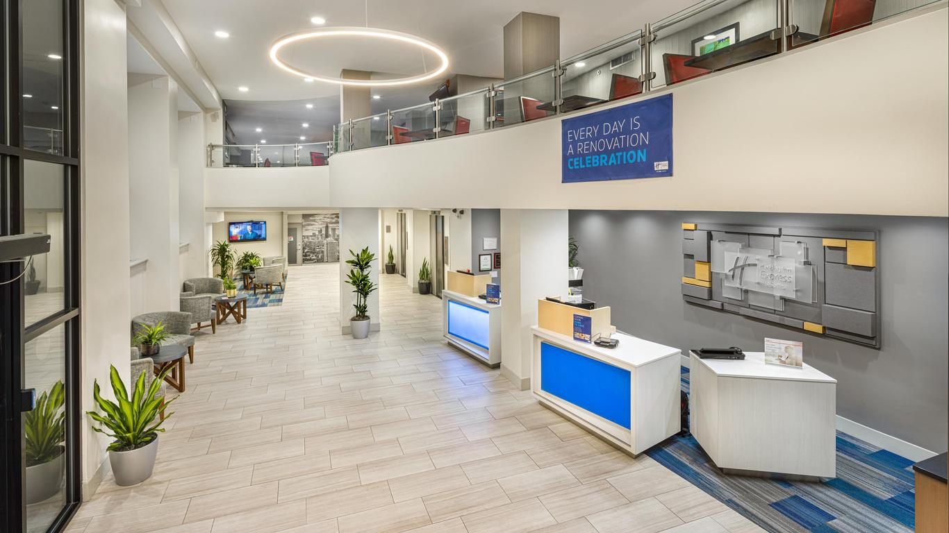 Holiday Inn Express & Suites Atlanta Downtown
