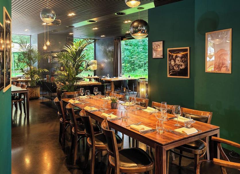 Restaurant Photo