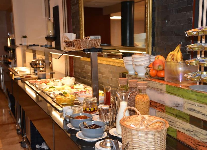 Buffet Photo